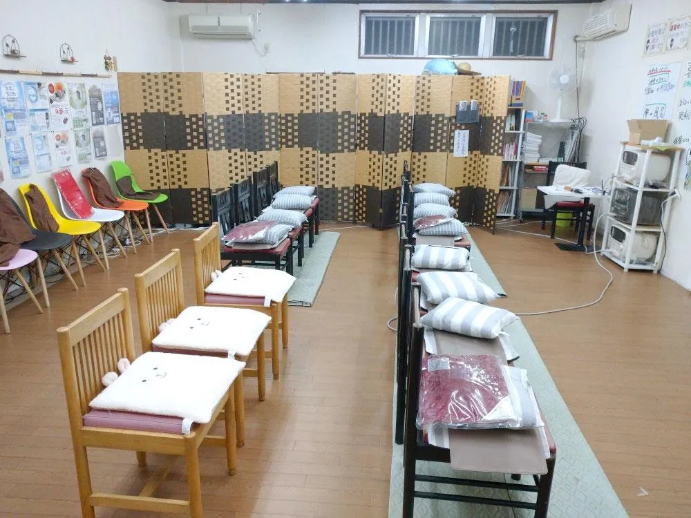 体験席20、待合席11